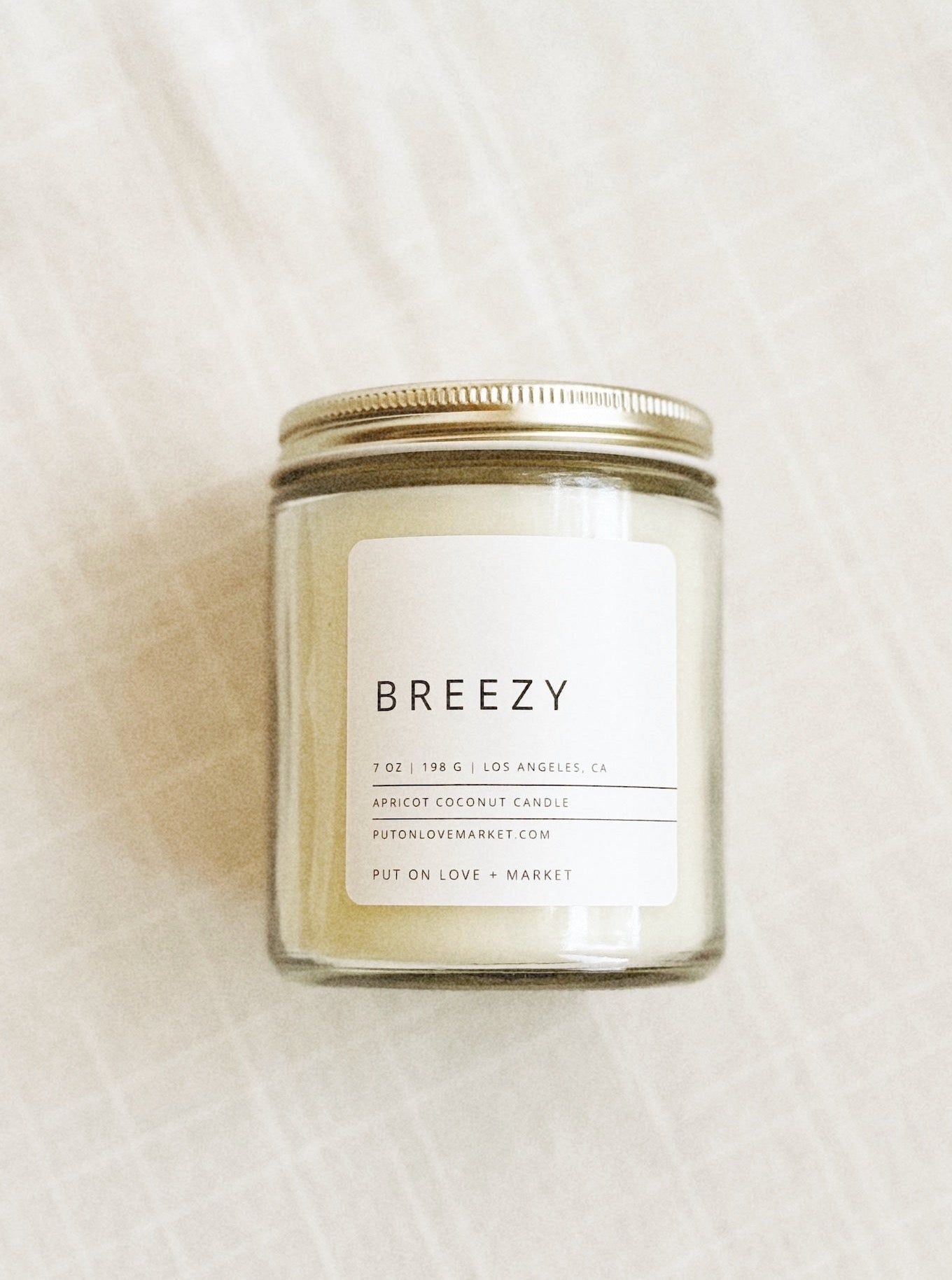 BREEZY SCENTED CANDLE